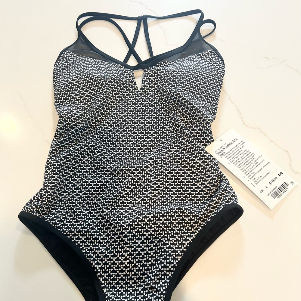 Lululemon nwt swimsuit
